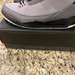 Nike Air Jordan 3 Retro  SIZE 10